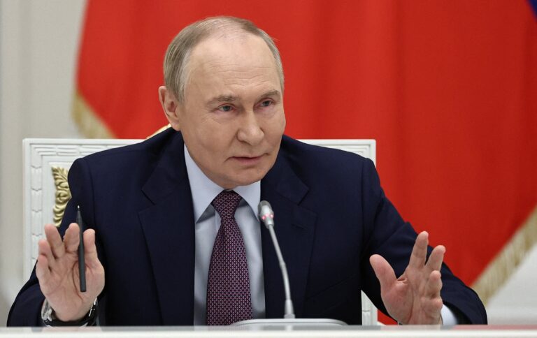 2025-10-23t132003z-1490938744-rc2phha9w7z3-rtrmadp-3-russia-putin