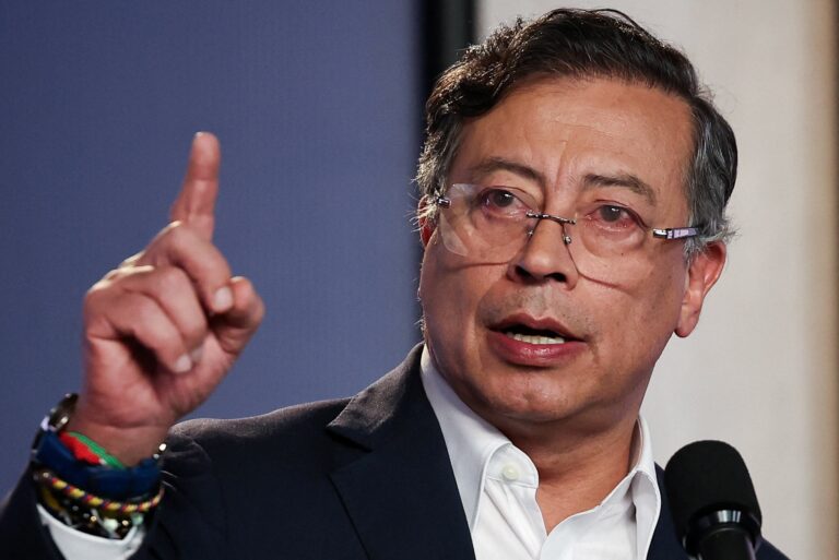 2025-10-23t173631z-859815302-rc2thham8a7w-rtrmadp-3-colombia-politics