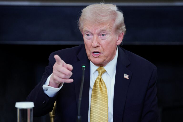 2025-10-23t201536z-1461666371-rc2whhaygyk0-rtrmadp-3-usa-trump