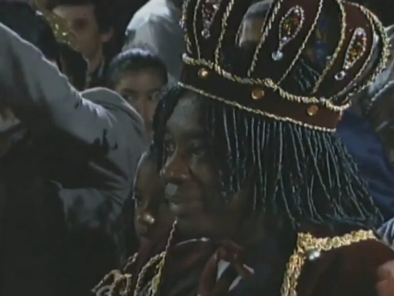 coroacao-de-milton-nascimento-durante-o-congado-de-divinopolis-em-1998-2