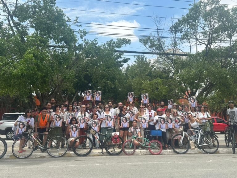 protesto-antes-do-julgamento-do-caso-da-ciclista-marina-harkot