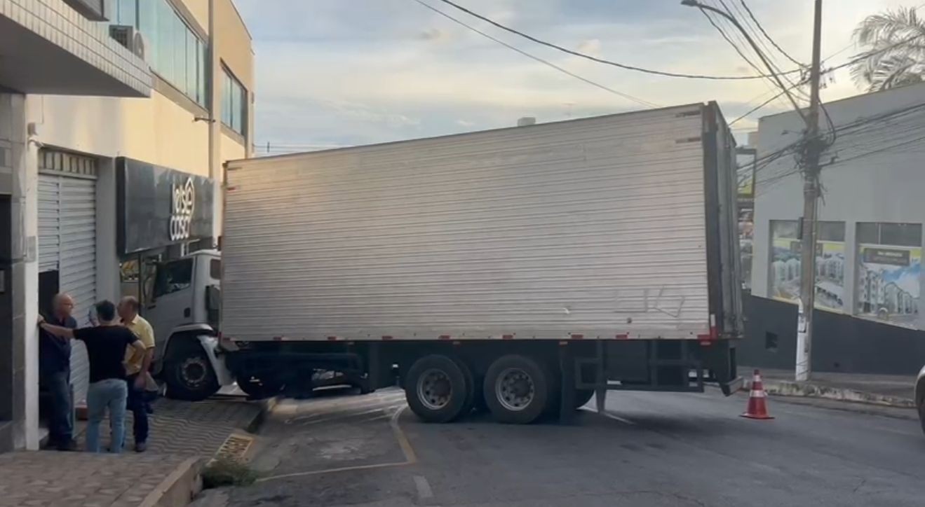 whatsapp-image-2025-11-04-at-174137