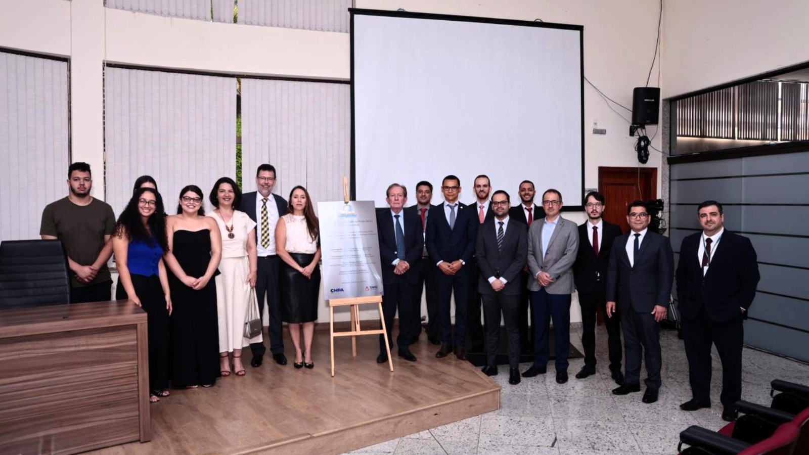 2-2025-12-12t123828947