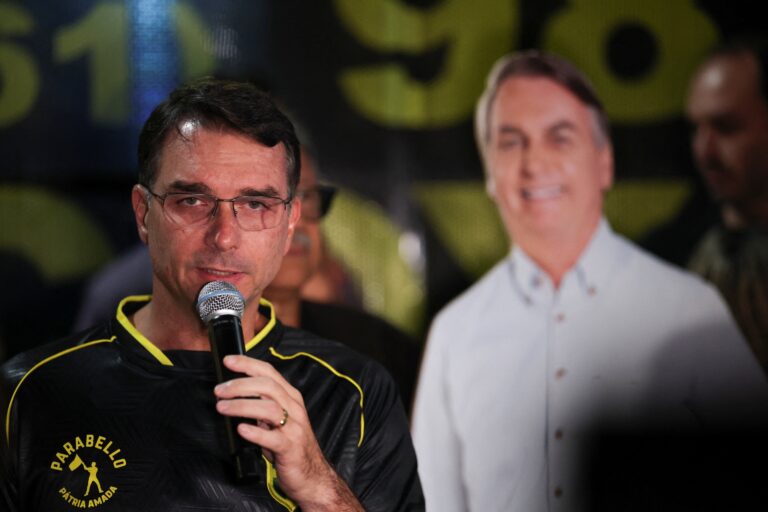 2025-11-22t230937z-1710660657-rc2y1iamon6z-rtrmadp-3-brazil-bolsonaro