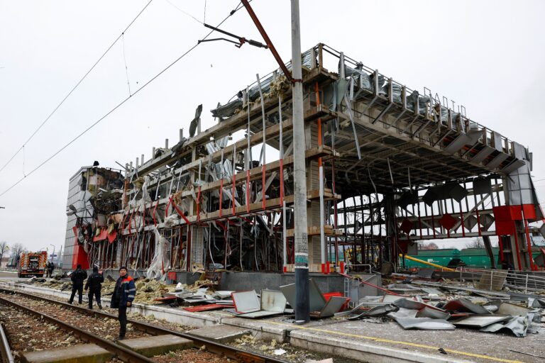 2025-12-06t154402z-1-lynxmpelb50a7-rtroptp-4-ukraine-crisis-attack-kyivregion