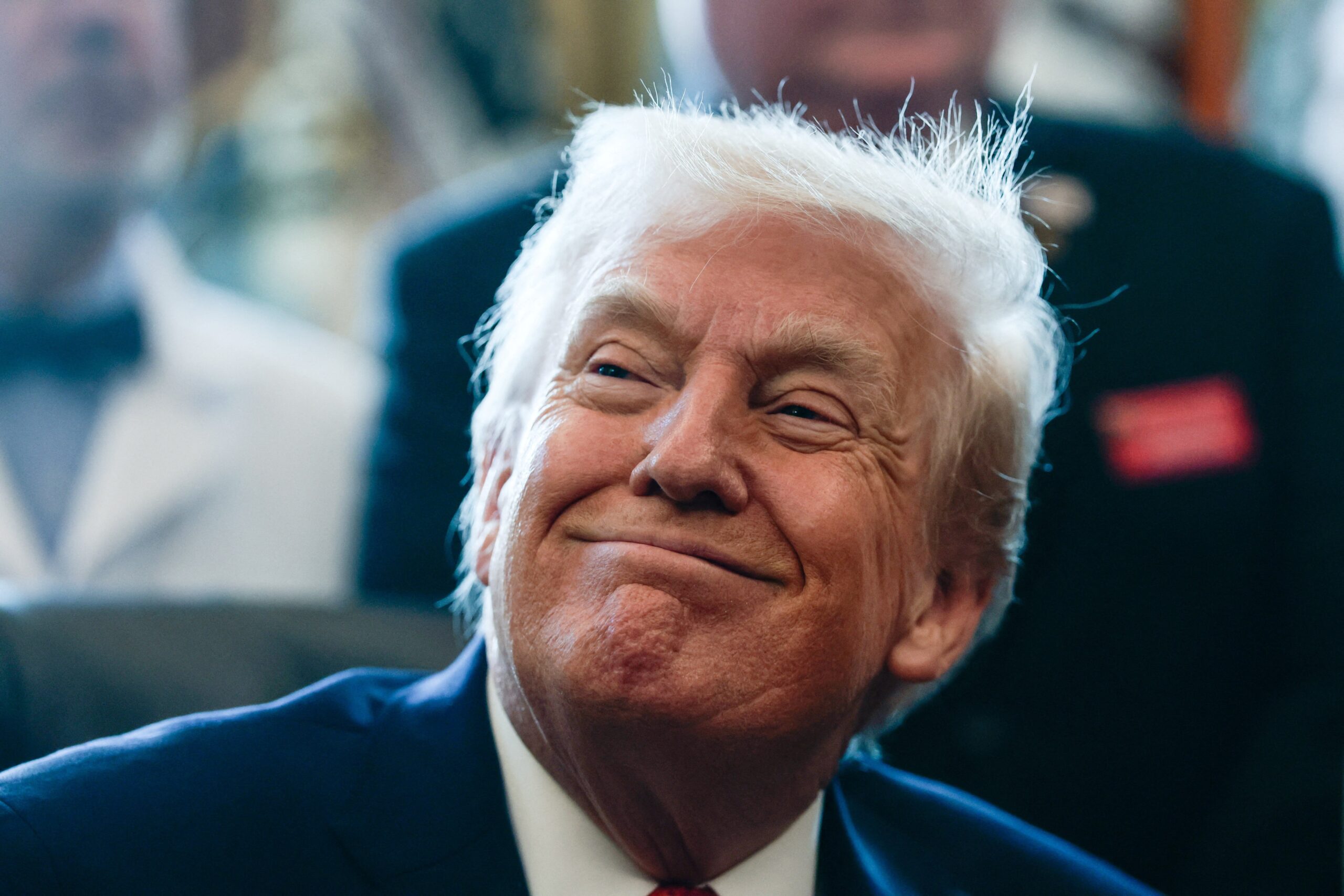 2025-12-18t190239z-1523423333-rc26jiakigsb-rtrmadp-3-usa-trump