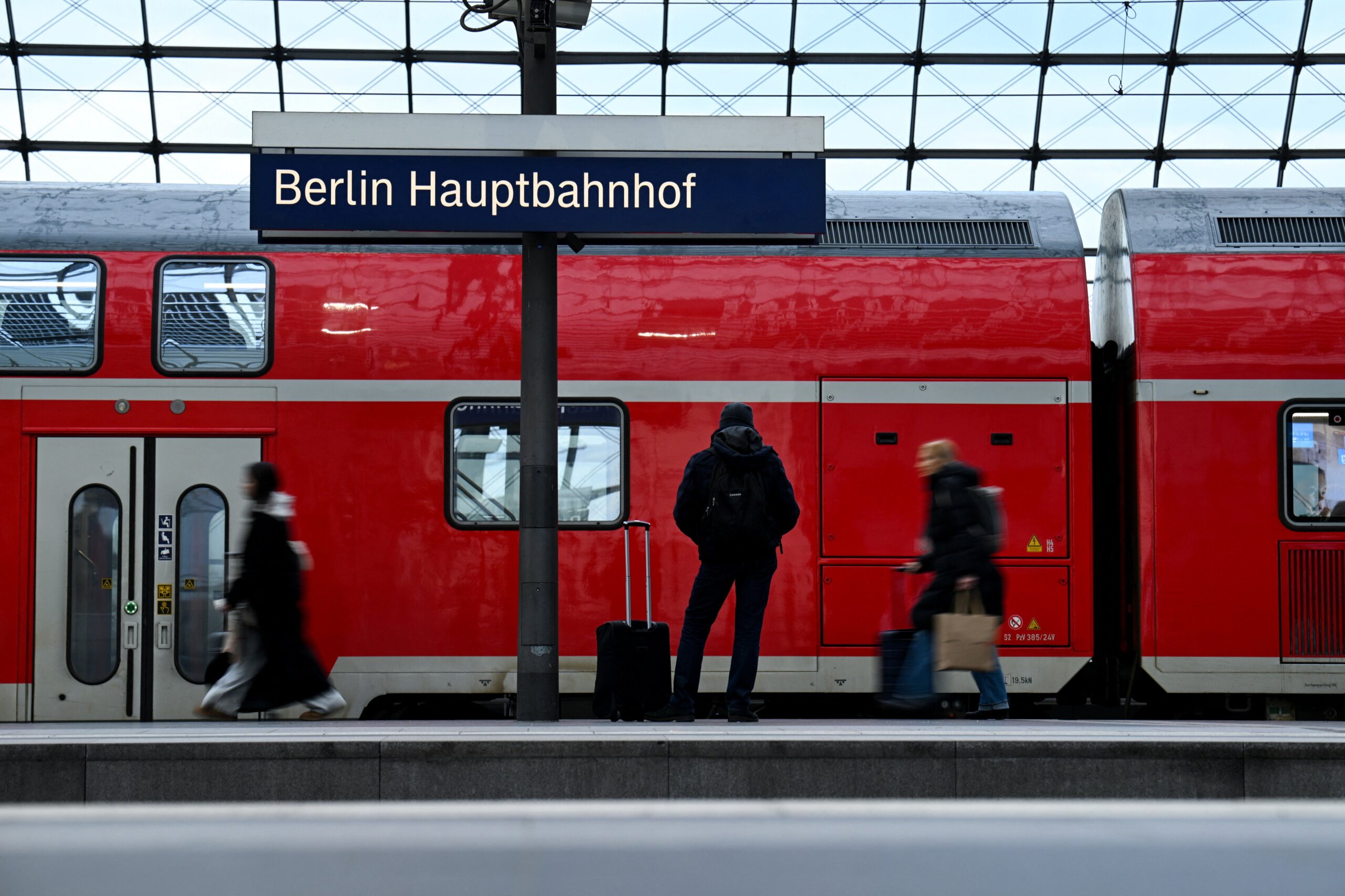 2025-12-19t182200z-1953745204-rc2pjianqx2c-rtrmadp-3-christmas-season-germany-travel