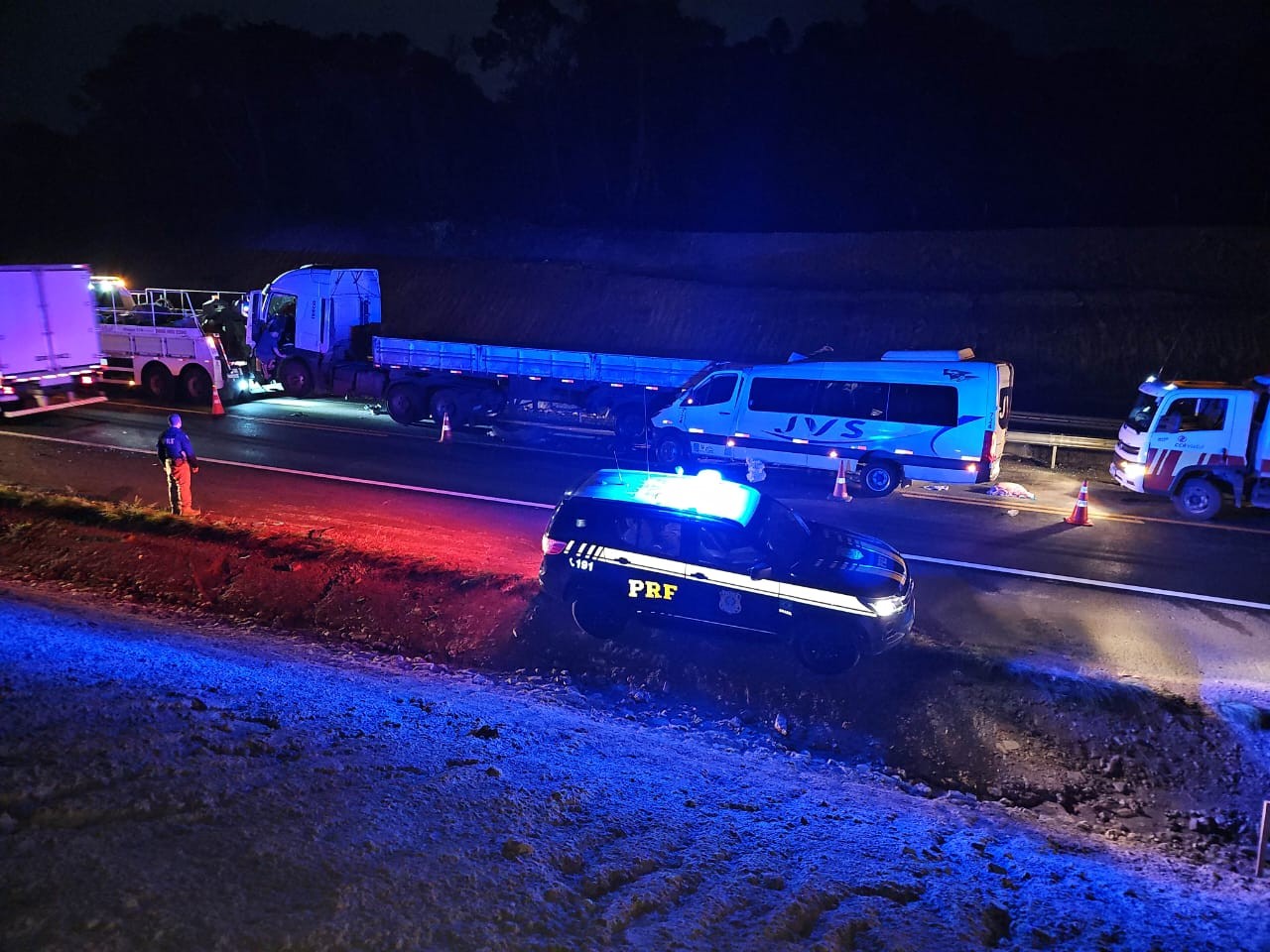 whatsapp-image-2025-12-06-at-021017